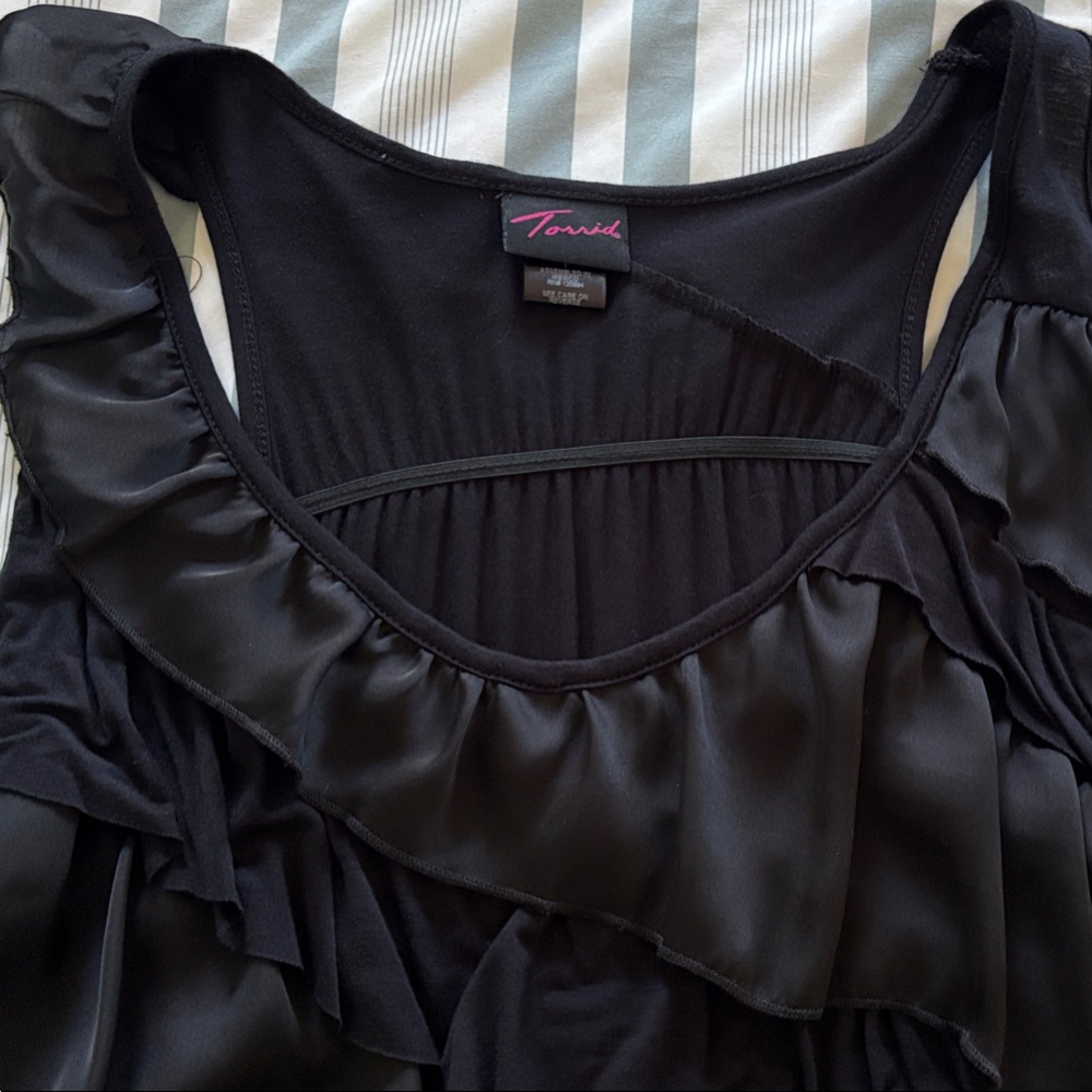 Black Ruffled Sleeveless Top - Picture 3 of 5